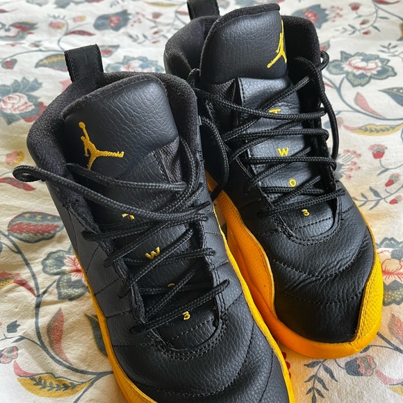 Nike Jordan Retro 12 University Gold basketball shoes - Picture 11 of 12